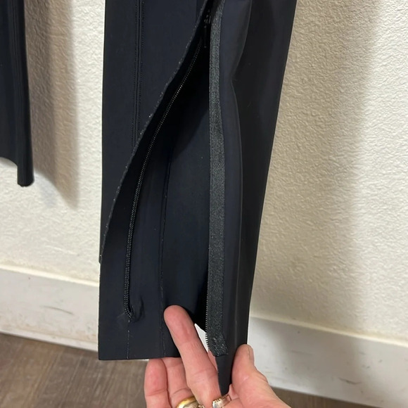 Athleta Stellar Flare Trouser in Black Size 14/Tall - Picture 6 of 15